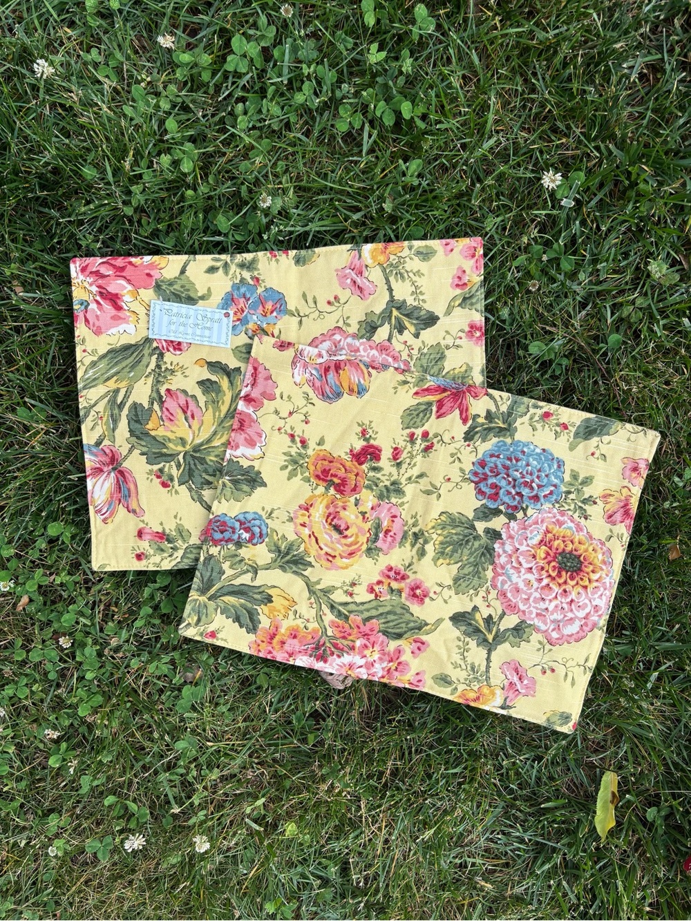 Floral Cotton Placemat Set in Yellow with Multicolor Blooms COTTON